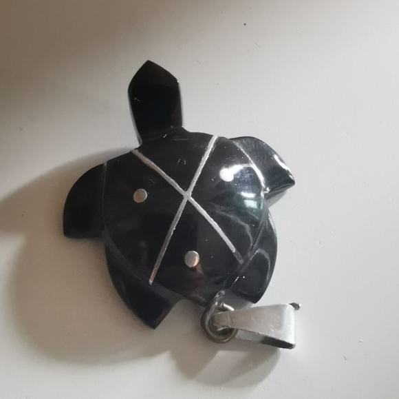 Vintage Turtle Charm Pendant - Picture 3 of 6